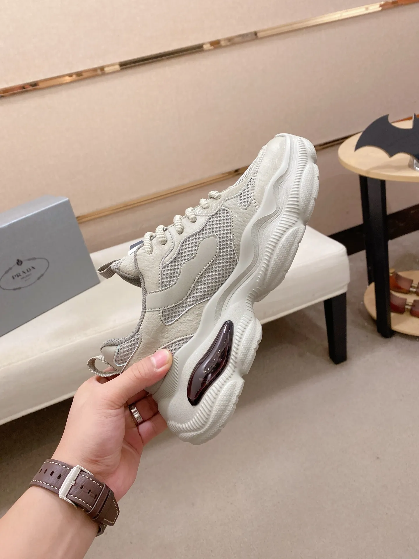 Men's shoes 💰: 462💰 [Prada～Prada] Trendy new styles are on the market. Same style as the official website. Counter quality. Original version. [Strong] [Strong] Imported selected first-layer cowhide. Comfortable and breathable sheepskin lining, fine workmanship, upper layer made of 100% pure cowhide, original last shape, comfortable on the feet, shoe sizes 38 to 44